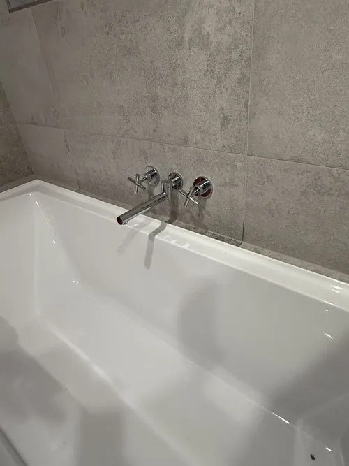 newly installed bathtub in brisbane